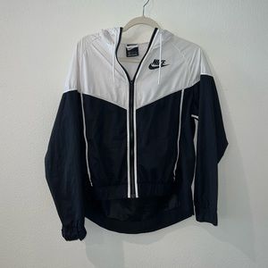 Nike Windbreaker Black and White